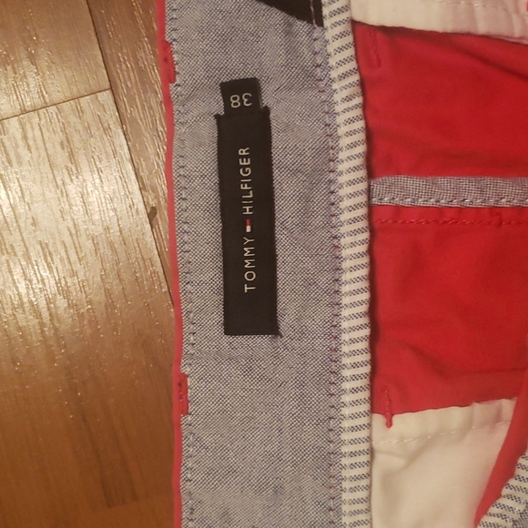 Tommy Hilfiger shorts - Picture 2 of 3